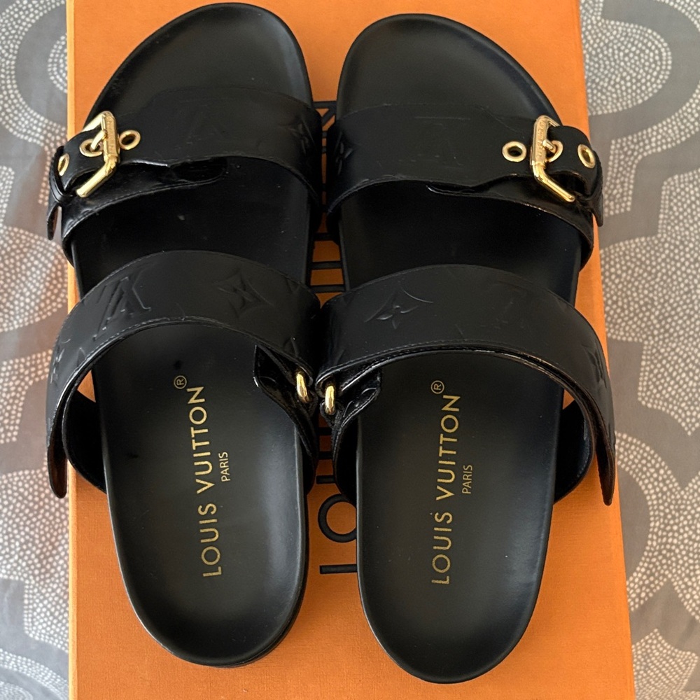 Louis Vuitton Black Sandals W/Gold Buckles size 39.5 comes with box&shopping bag